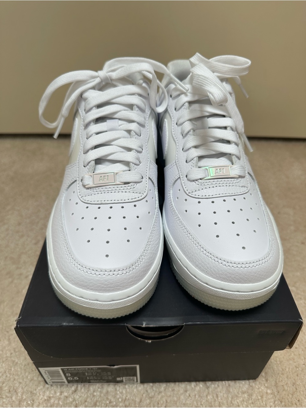 Nike White Women's Low-Top Leather Sneakers